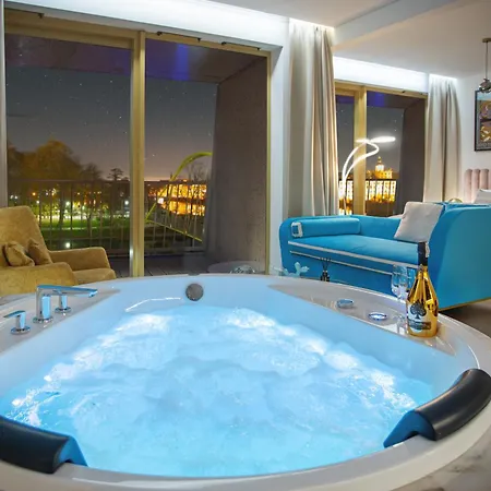 Z Jacuzzi I Widokiem Na Odre - Boulevard Drobnera Apart Otel Wroclaw