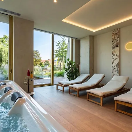 Hotel apartamentowy Z Jacuzzi I Widokiem Na Odrę - Boulevard Drobnera 4*